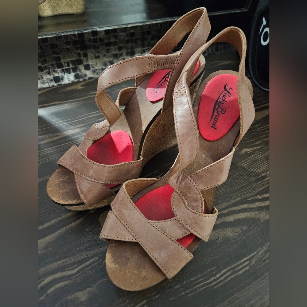 Lucky Brand Tan Strappy Wedges